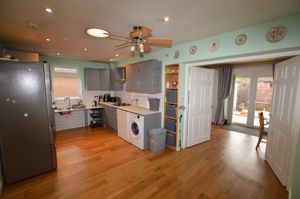 Kitchen/Diner- click for photo gallery
